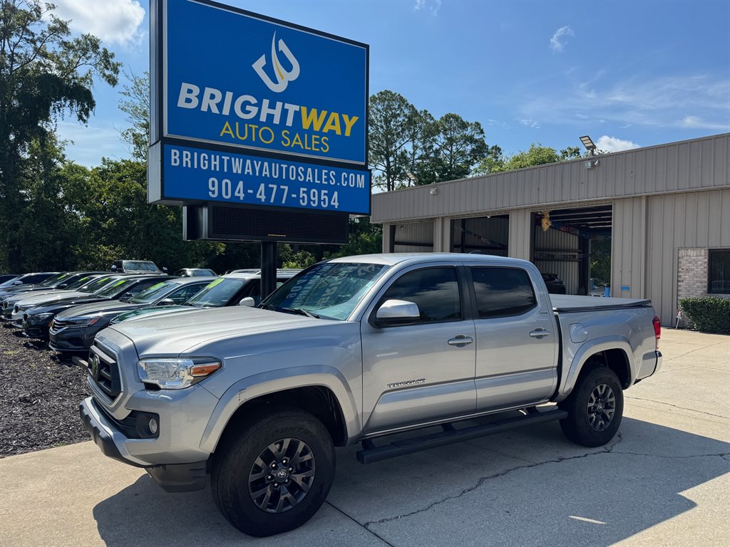 2021 Toyota Tacoma SR5's photo