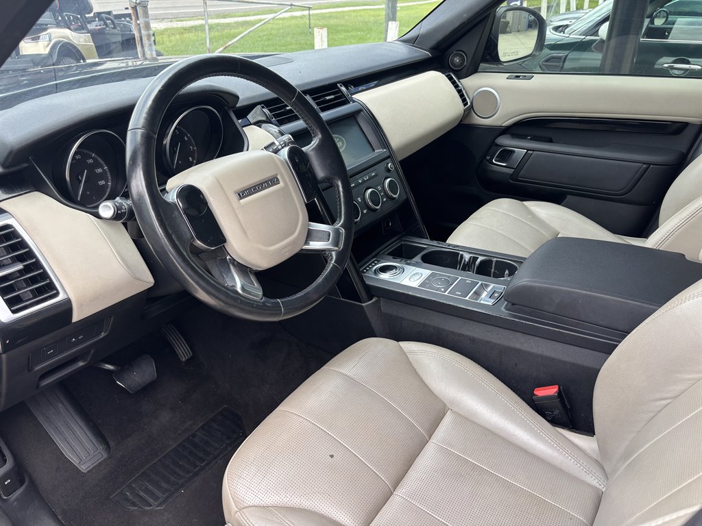 2020 Land Rover Discovery SE - Photo 9