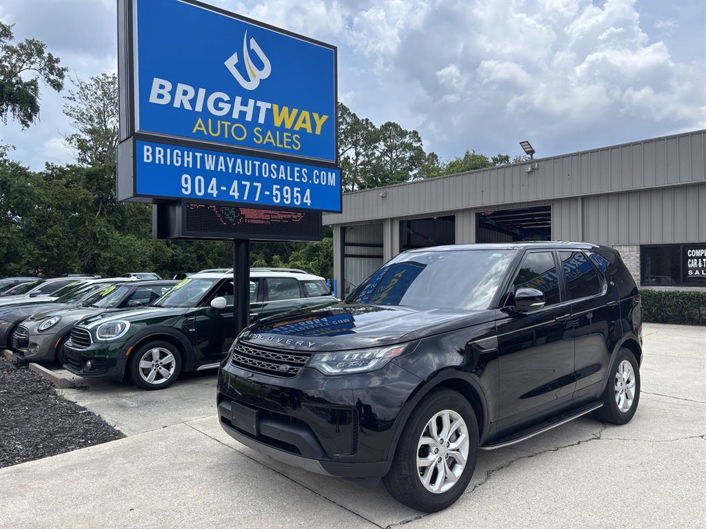 2020 Land Rover Discovery SE's photo