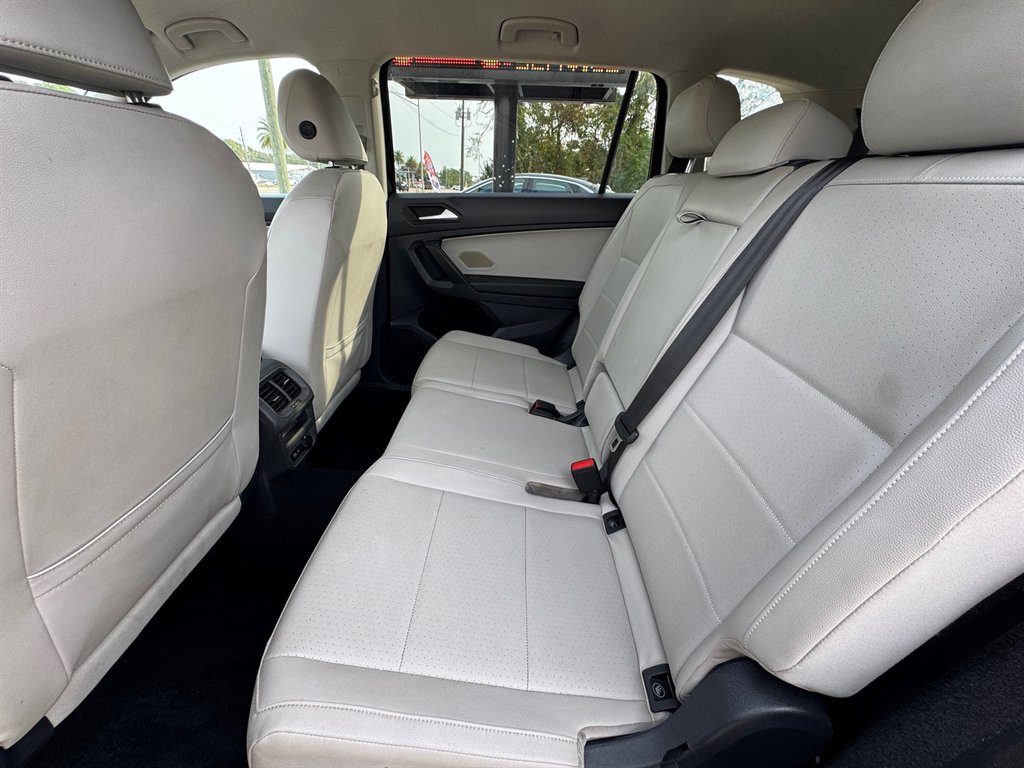 2021 Volkswagen Tiguan SE - Photo 11