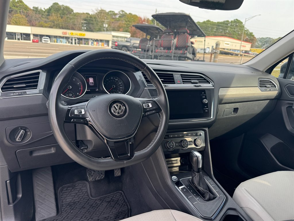 2021 Volkswagen Tiguan SE - Photo 8