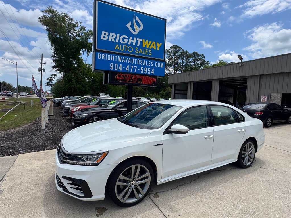 2018 Volkswagen Passat R-Line